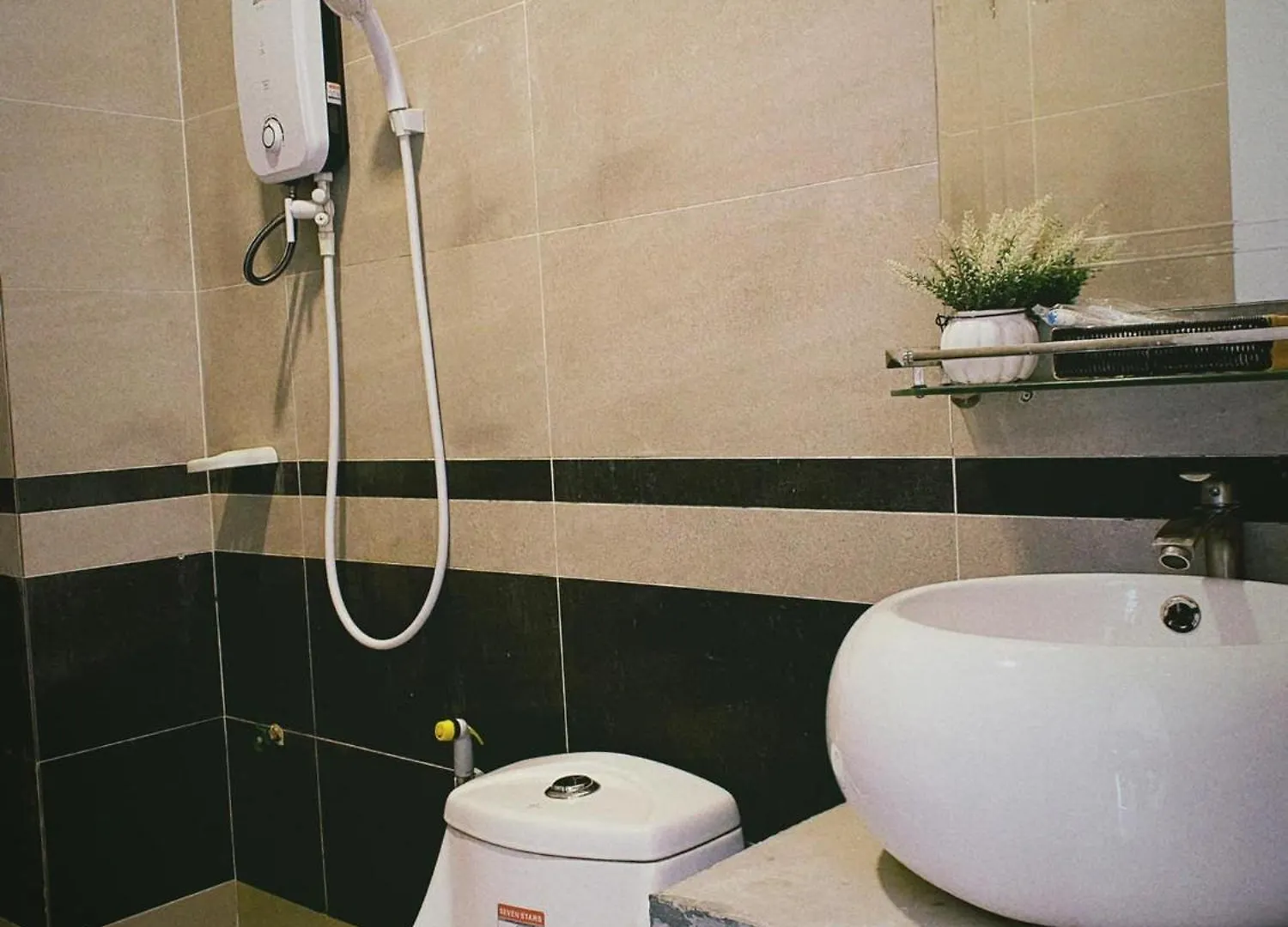 Flower Home ផ្ទះសំណាក់ ហូមផ្កា Sihanoukville Apartman
